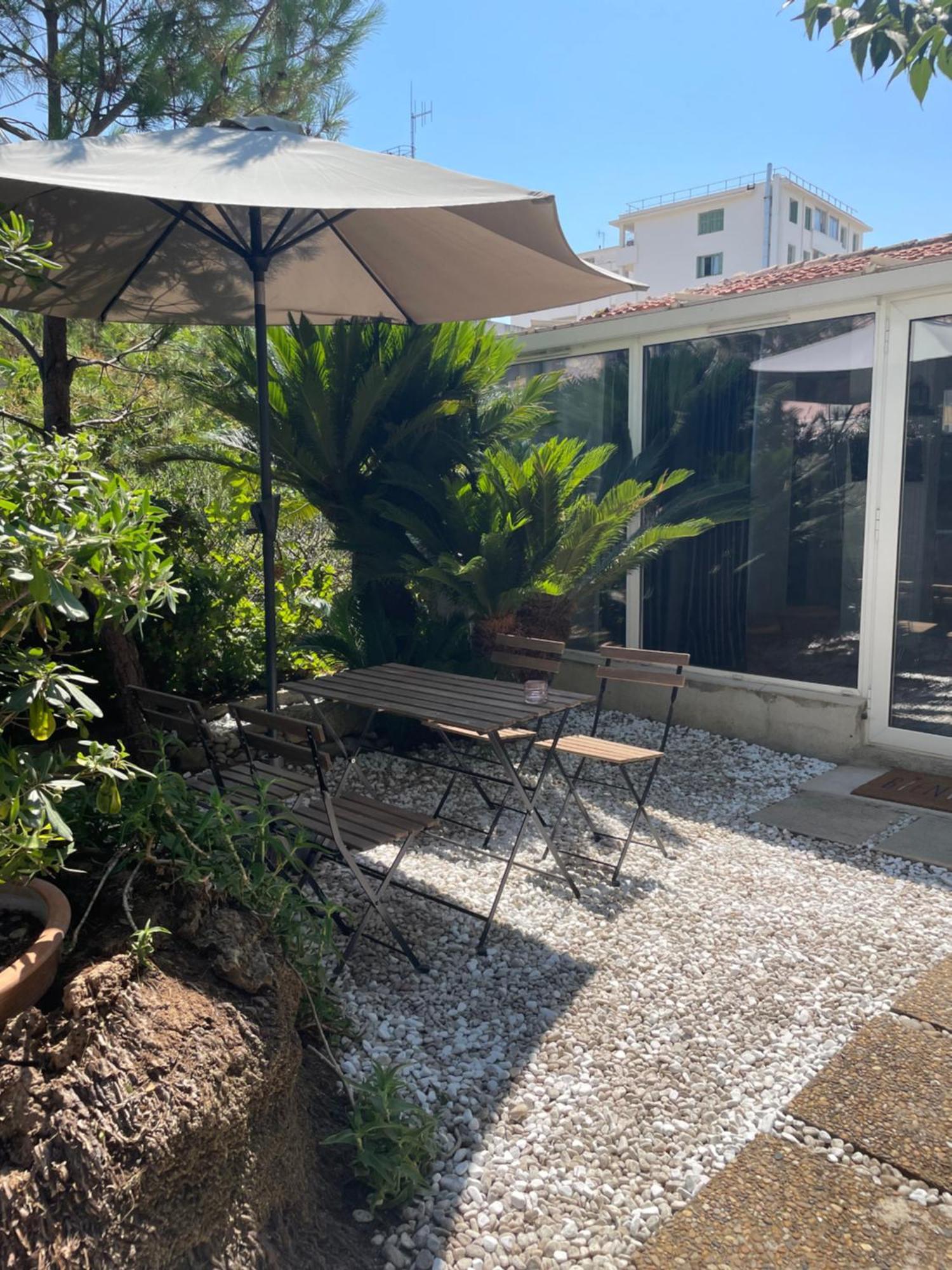 Appartamento Cozy House With Parking And Garden Nizza Esterno foto